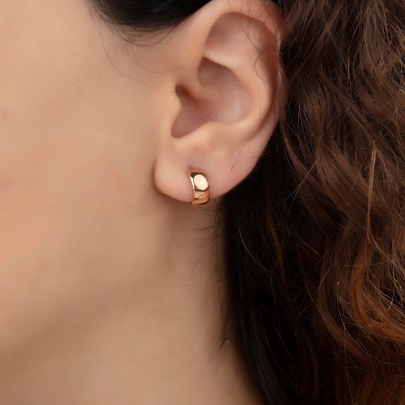 Thick Hoop Earrings 18k Gold Tiny Luxury Jewelry - Picture 4 of 5